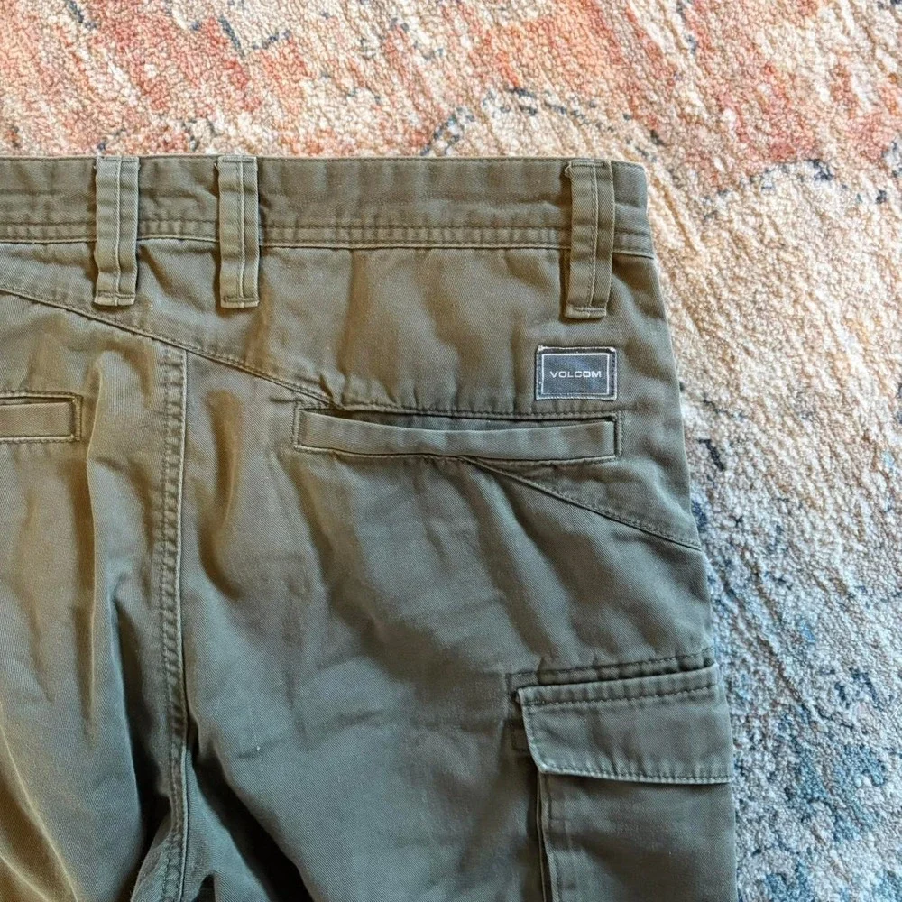 Volcom‎ cargo shorts Size 29 green cargo baggy skater summer